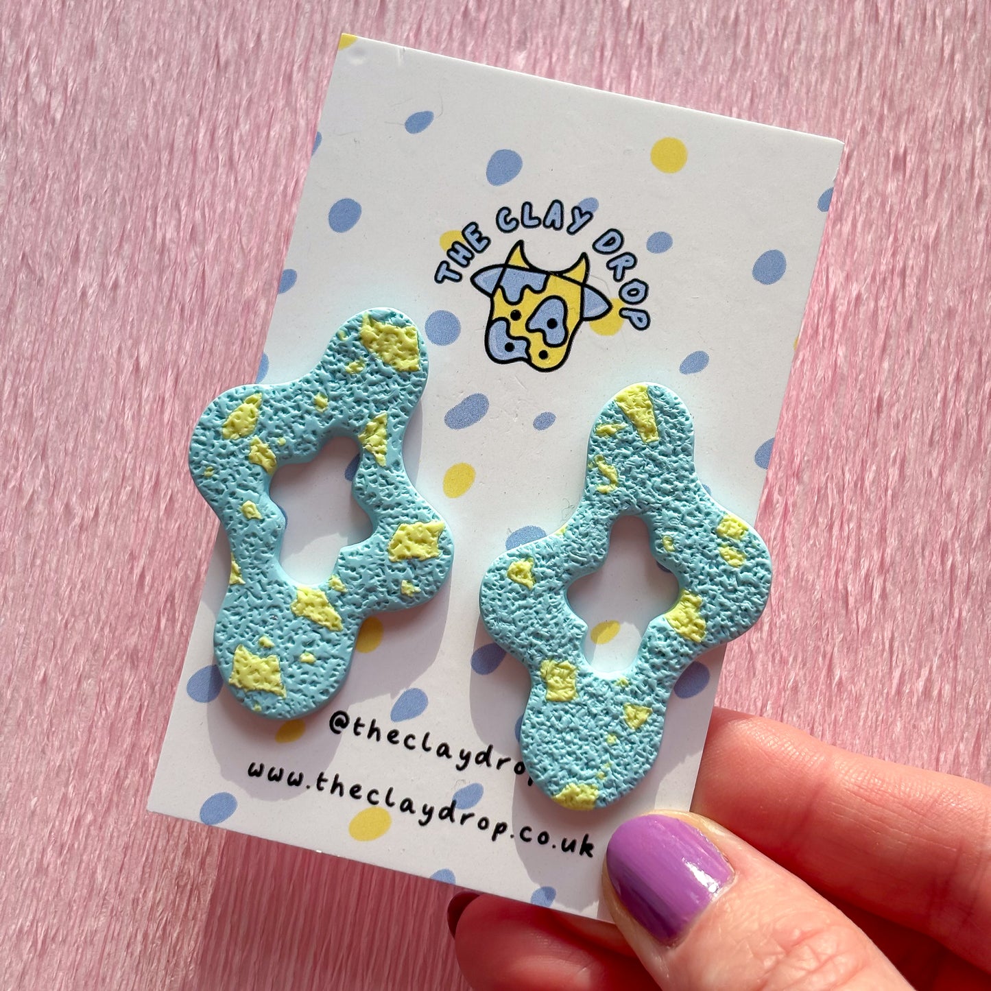Wiggly Window Studs - Sky Blue & Yellow