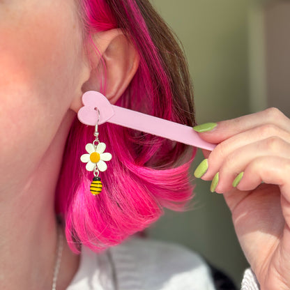 Bee & Daisy Earring (SINGLE EARRING)
